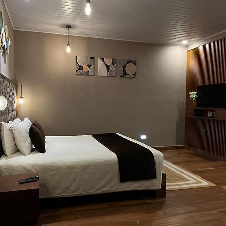 Misty Courtyard Resort Chinnakanal エクステリア 写真