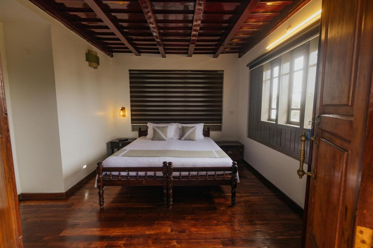 Misty Courtyard Resort Chinnakanal エクステリア 写真