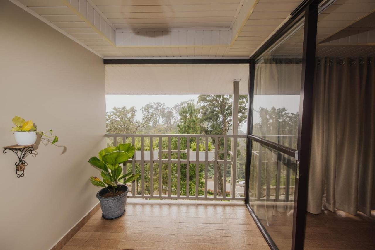 Misty Courtyard Resort Chinnakanal エクステリア 写真